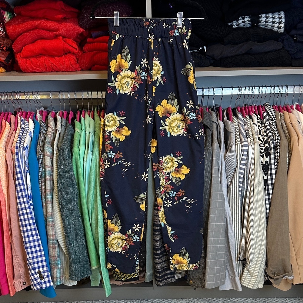 SHEIN navy/yellow floral elastic waistband ankle length cuffed pants size XS
